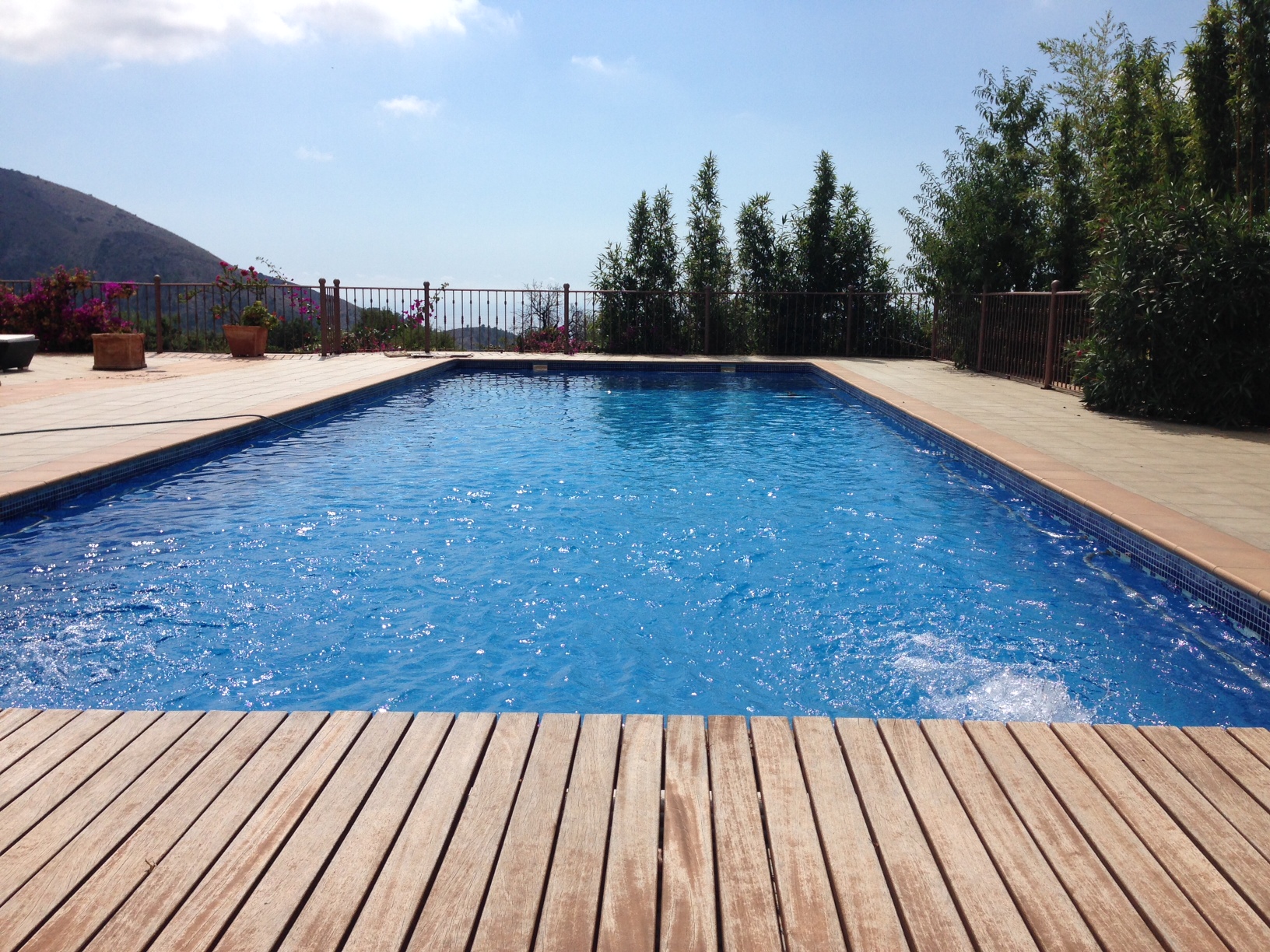 Cómo convertir una piscina de skimmers a piscina infinity o desbordante